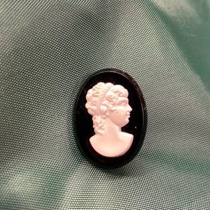 Vintage Cameo Brooch